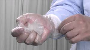 Saat sedang flu, bagian masker yang berwarna putih bisa digunakan di dalam. Personal Protective Equipment Youtube