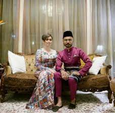 Gunakan bit.ly untuk link anda please. Bekas Isteri Sultan Brunei Bertunang Dengan Wak Doyok