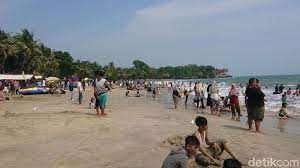 Perjalanan ini biasanya hanya ditempuh dalam waktu 3 jam. Libur Lebaran Pantai Anyer Dipadati Wisatawan