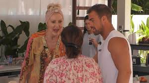 In jeder folge wurden zunächst zwei teamkapitäne bestimmt, die sich aus allen übrigen kandidaten ihr team zusammenstellen durften. Promis Unter Palmen Der Kampf Desiree Nick Gegen Claudia Obert