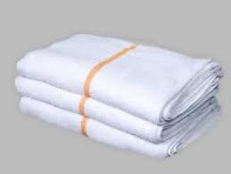 Looking for the best bath towel that will be supremely comfortable without costing too much? 24x48 Gold Center Stripe Wholesale White Bath Towels Standard Premium Towel Hub