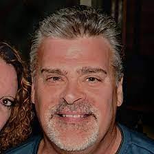 Chris Loudon's Instagram, Twitter & Facebook