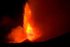 Volcano watchers suffer cuts, bruises and burns as an explosion pelts them with hot rocks and steam. Dramatic Pictures Show Mount Etna Erupting With Lava And Ash Spewing Into The Sky Mirror Online