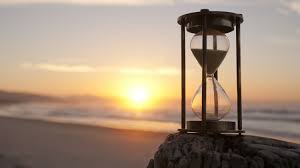 Megint rendőrökre támadtak, fosztogattak, gyújtogattak a. Szokoev A Nap Amikor Az Emberek Ingyen Dolgoznak Portfolio Hu