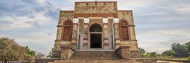 Vihàra means 'to dwell', 'to live' or 'to abide.' thus the brahma vihàras are not emotions one occasionally feels but those that one 'lives in. Incredible India Die Buddhistische Vihara