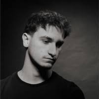 90+ profils pour “Lombard”