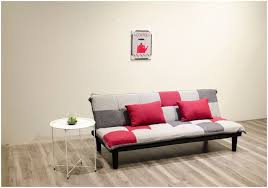 Sofa merah muda untuk ruang tamu yang feminin via www.ikea.com. Ruang Tamu Terlihat Sempit Lakukan 3 Trik Jitu Ini