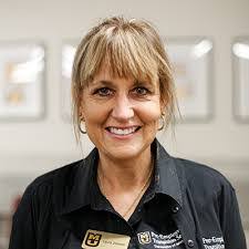 Laura Zimmer's Instagram, Twitter & Facebook