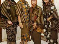 Contoh batik yang dipadukan dengan kain polos, lurik, brokat, untuk ke pesta atau hari biasa. 59 Baju Lurik Ideas Batik Fashion Batik Dress Blouse Batik
