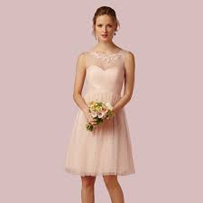 Et nous avons tellement de styles différents, tels que la robe de mariée vintage, robe de mariée courte. La Robe De Temoin De Mariage Les Meilleurs Idees Et Les Pieges A Eviter Archzine Fr