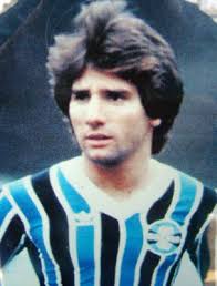 Renato portaluppi (born 9 september 1962), known as renato gaúcho, is a brazilian football coach and former footballer who played as a right winger. O Gaucho No Comando Gremio 1903