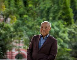 Grandson of Macao gambling mogul publishes biography