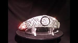 Meghan has worn the tiara with a chic updo and a sheer veil over top. Replica Of Queen Mary S 1932 Bandeau Tiara Meghan Markle S Tiara Youtube