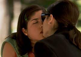 Sarah Michelle Gellar reparle de son baiser lesbien dans Sexe Intentions -  Elle