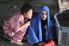 Kekecohan bermula dengan kematian mengejut pak abu, bilal kampung tersebut yang terjatuh daripada basikalnya semasa pulang ke rumah. Zombi Kampung Pisang Full Movie Online