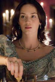 She discusses putting on corsets, compares famous celebrities to politicians of that time. Pin By Mikayla Dearden On Cinema The Young Victoria Victoria Emily Blunt