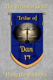The Tribe Of Dan Descended From The Fifth Son Of Jacob In The Constant Battles Between The Israelites And The Philistines Dons Espirituais Biblia Estandarte