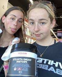 Celia Wyatt's Instagram, Twitter & Facebook