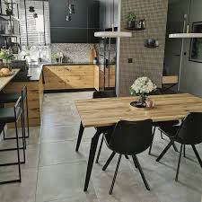 Salah satu caranya adalah dengan membawa satu dining set ke dapur anda. Desain Interior Dapur Mozaik Yang Menyatu Dengan Ruang Makan Terlihat Elegan Dan Menawan Inspirasi Desain Rumah Terkini