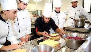 Centre De Formation Propose Des Formations En Patisserie En Cuisne Hotellerieen Tunisie Formation Patisserie Cours De Patisserie Cuisine Et Boissons