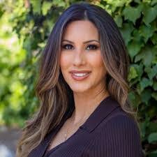 Renee Catania's Instagram, Twitter & Facebook