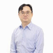 A face in the crowd. Dr Teoh Kean Hooi