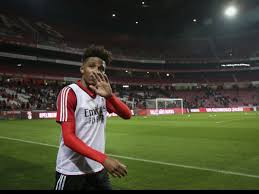 Fernandes spielte zuletzt bei айнтрахт франкфурт (франк.). Spurs Sign Gedson Fernandes On Loan With Option To Buy