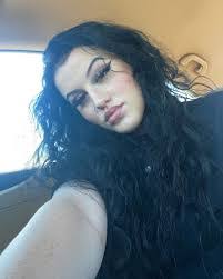 Ella Paris's Instagram, Twitter & Facebook