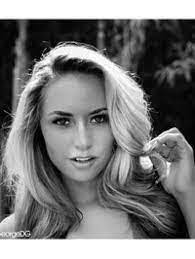 Rachelle Hathaway's Instagram, Twitter & Facebook