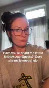 Nicole Spear's Instagram, Twitter & Facebook