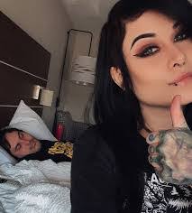 Marisa Rae's Instagram, Twitter & Facebook