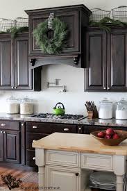 This is great news for those who prefer a natural finish, or who simply have more traditional tastes. 2013 Christmas Home Tour Trendy Farmhouse Kitchen Kitchen Remodel Kitchen Redo