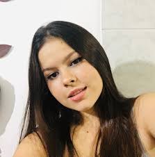 Laura Spinelli (@laura.spinelli.378) • Facebook, Connect with friends