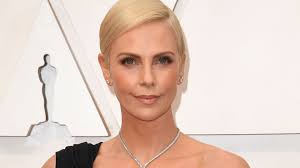 See charlize theron photos, images, wallpapers and photo gallery of hottest and sizzling actress. Charlize Therons Kids Wunschen Sich Einen Freund Fur Sie Promiflash De
