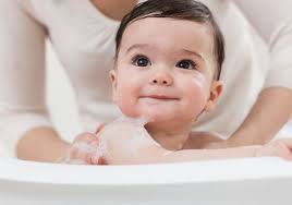 Slowly pull out each extremity when bathing, keeping the other wrapped. How To Choose A Baby Bath Seat