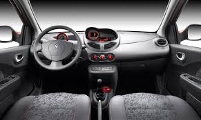 Während die außenlänge um 10 zentimeter schrumpft, wächst der radstand um 13 zentimeter. Renault Twingo Bekommt Eco Motor Und Frisches Interieur Magazin