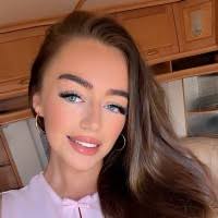 200+ "Roxanne Griffiths" profiles