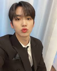 210816] [ Oui Are Friend s2 Ep.4 ] cheeks full of food + pouting lips  cuteness !!! 😭😭