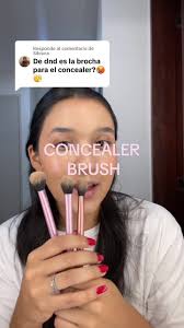Respuesta a @Silvana Esta brocha me parece lo máximo! Es la 402 de Real  Techniques #beautytok #makeup #concealer