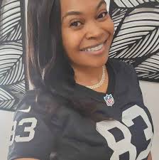 😳✍🏽 Cardi B wasn't playing outside court in Cali! A reporter asked if  she's expecting paternity drama between Stefon Diggs and Offset 👀 — and  she SNAPPED, throwing a pen. 💥🔥