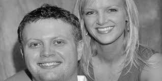 Carolyn Archibald's Instagram, Twitter & Facebook