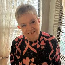 Billy Connolly had a very close relationship with his older sister, Flo:  "We were as close as brothers and sisters can be," he says. She taught him  to sing harmony in their