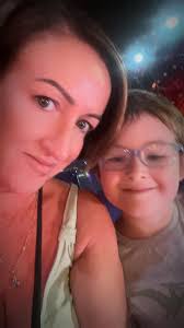 Hi everyone 👋 I just thought I'd introduce myself and my twins 👶👶 We are  from Manchester in the UK 🇬🇧 This is Ronnie & Ralphie, we were told they  were fraternal