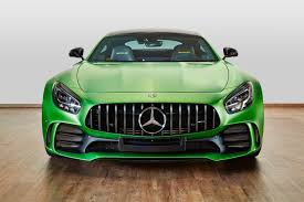 The front axle is fitted with an adjustable torsion bar made of lightweight carbon fibre. Mercedes Benz Amg Gt R
