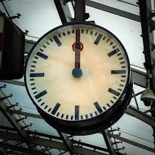 The Word Noon Derives From The Latin Nona Hora Meaning Ninth Hour As A Name For The Ninth Hour Of The Roman Daywhich Was Reckone Clock Clock Face Service Trip