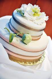 A Simple Lovely Cake From An Ice Pastry Baking Arts Student Baking Art Professional Cake Decorating Baking School