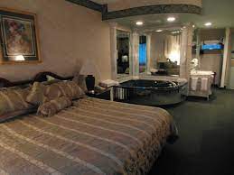 The garden place hotel is a uniquely spacious. King Jacuzzi Suite Picture Of Garden Place Hotel Williamsville Tripadvisor