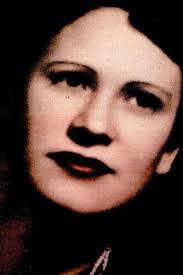 Nona Miles's Instagram, Twitter & Facebook