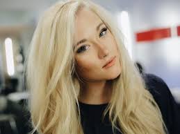 La modelo había estado desaparecida de sus redes sociales, sin embargo, comentó. Vesta Lugg Y Pablo Galdames Publican Su Primera Foto Juntos