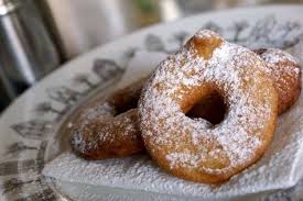 Beignets De Pommes Rapide Et Facile Pour Mardi Gras Recette Par Chef Simon Recette Beignet Aux Pommes Beignets Recette
